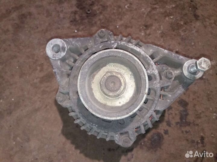 Генератор Nissan Bluebird sr18de 231006J110
