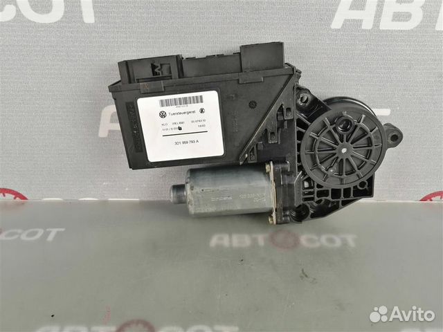 Моторчик стеклоподъемника передней левой двери По