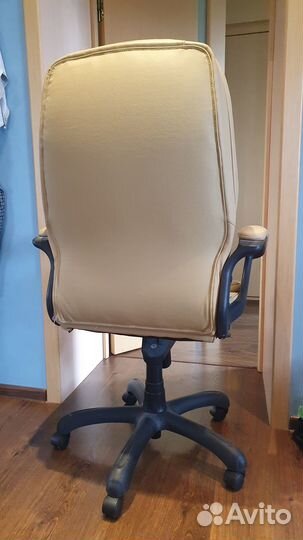 Офисное кожаное кресло Бюрократ T-9970axsn