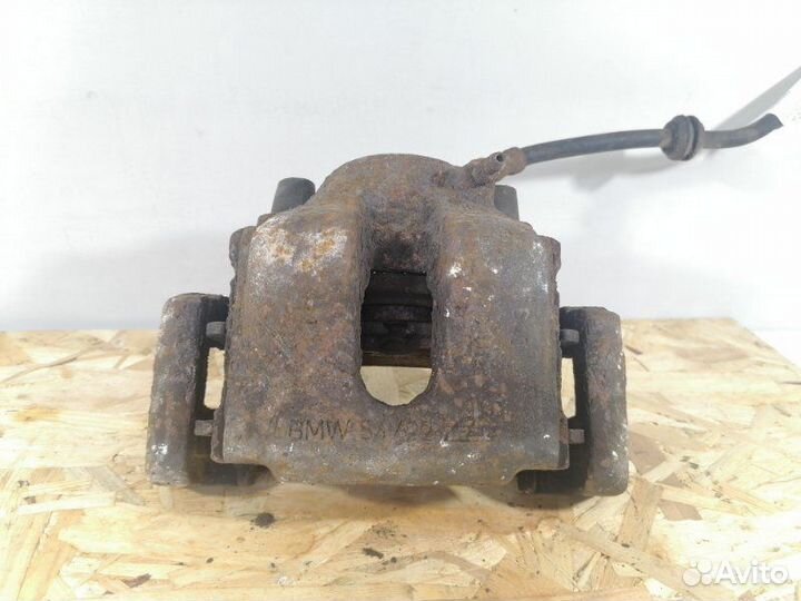 Суппорт передний правый Bmw E46