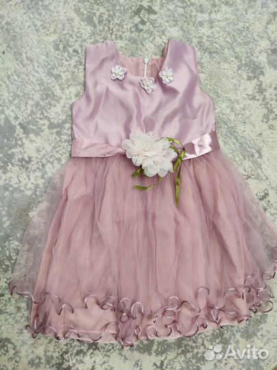 Платье для девочки рост 120 см новое