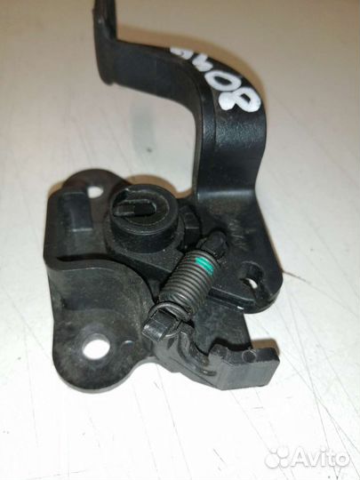 Ручка открывания багажника Nissan Almera G15