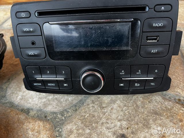 Автомагнитола и 4 динамика