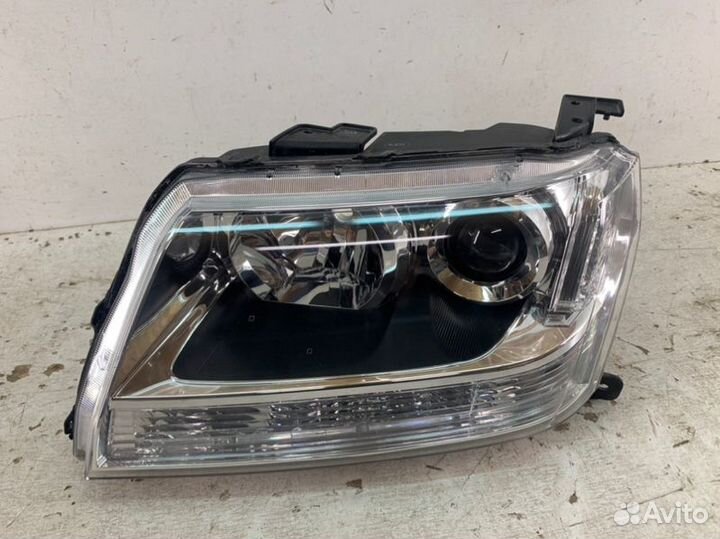 Фара левая Suzuki Grand Vitara 2005-2015