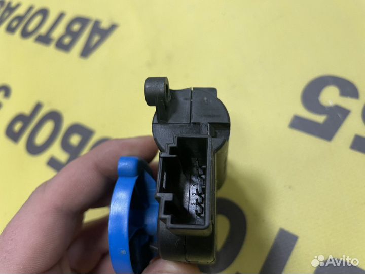 Моторчик заслонки отопителя Audi A4