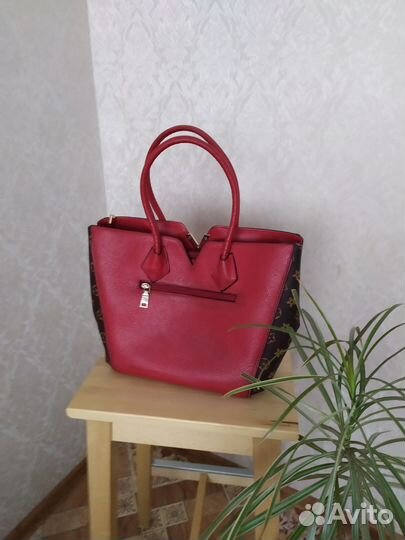 Сумка Louis Vuitton / Луи Виттон женская красная