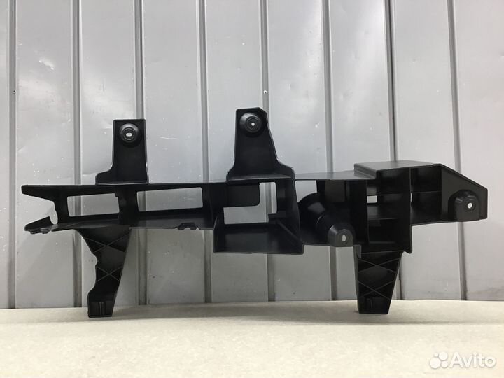 Кронштейн заднего бампера правый Renault Logan II