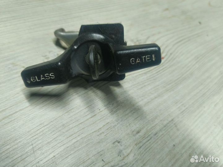 Ручка крышки багажника Chevrolet Blazer S10