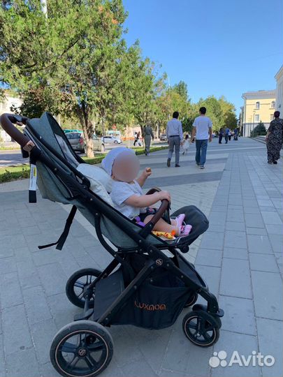 Прогулочная коляска luxmom