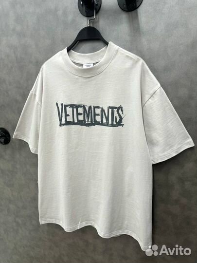 Футболка vetements World Tour