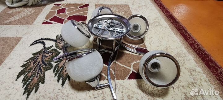 Продаю люстры