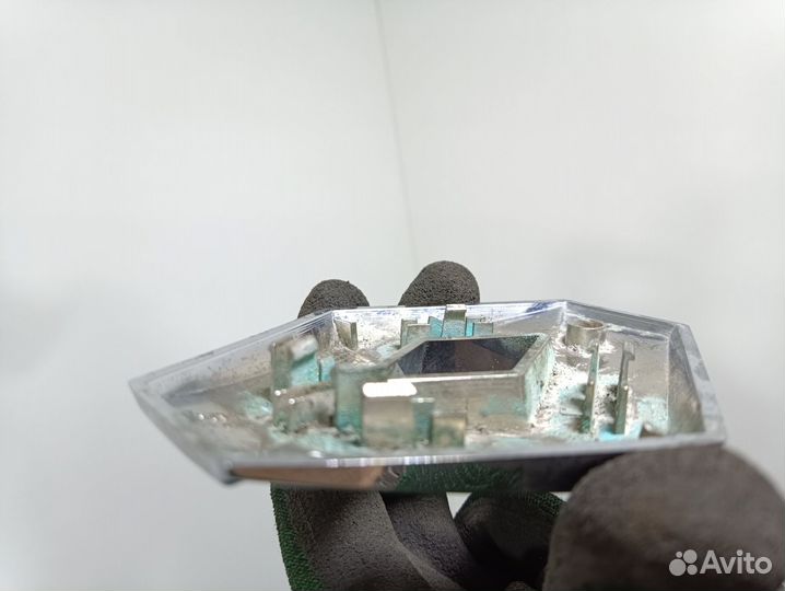 Эмблема Renault