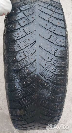 Michelin X-Ice North 4 215/65 R16