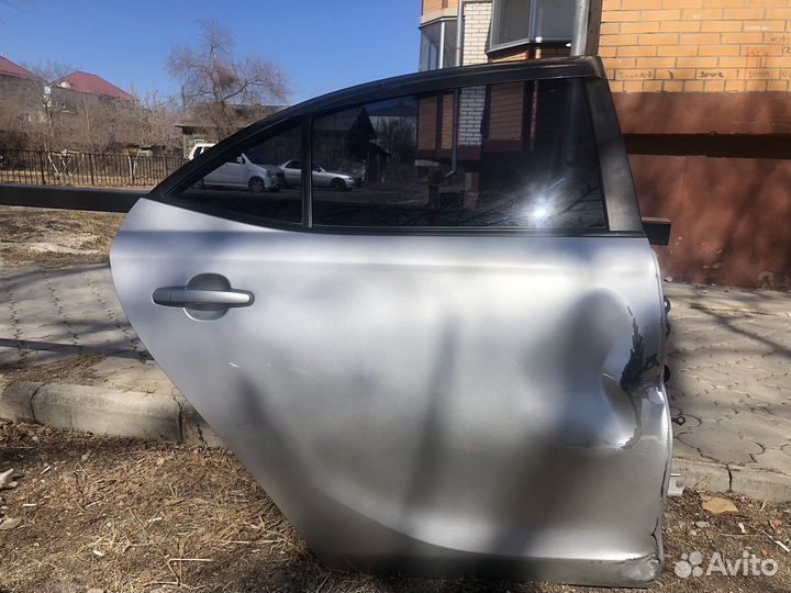 Дверь боковая allion 240