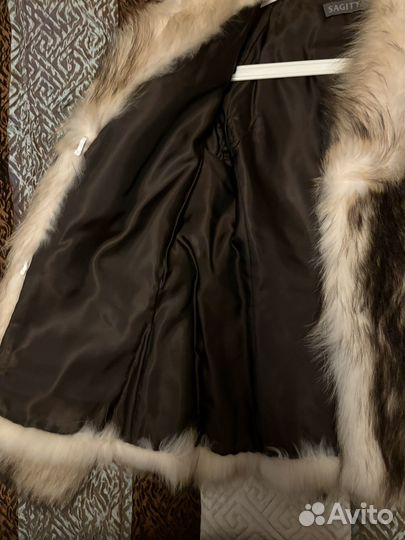 Шуба из енота с английским воротником