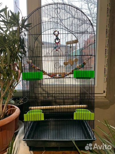 Большие клетки для птиц, и подставки