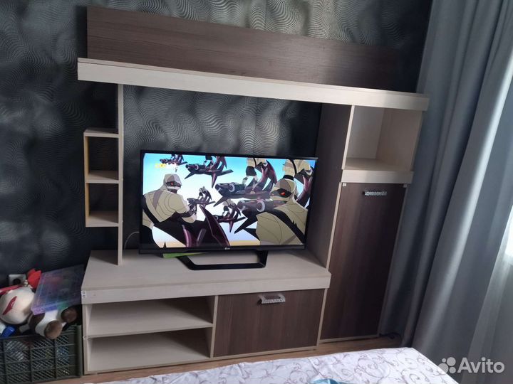 Шкаф для телевизора