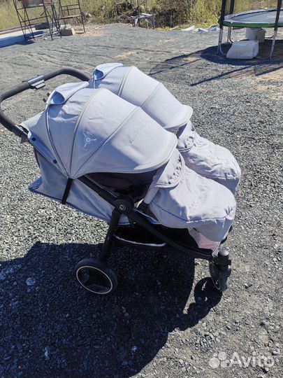 Коляска для двоих детей