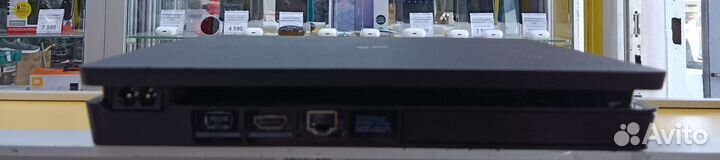 Sony PS4 Slim 500 Гб 1 геймпад