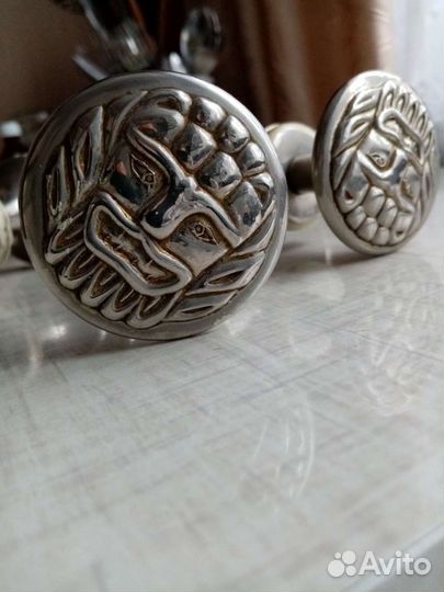 Дверная ручка