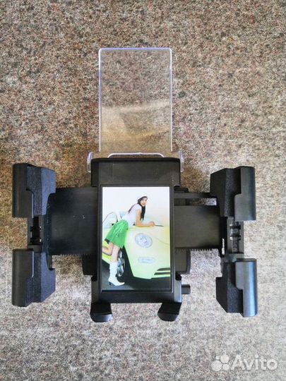 Автомобильный универсальный держатель