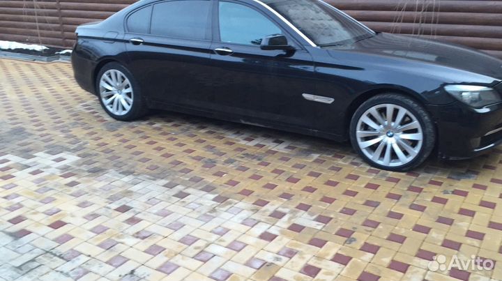 В разборе BMW 7 f01 f02 750