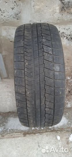 Bridgestone Blizzak VRX 245/45 R17