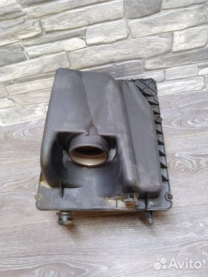 Корпус воздушного фильтра Opel Astra H Z16XER 2008