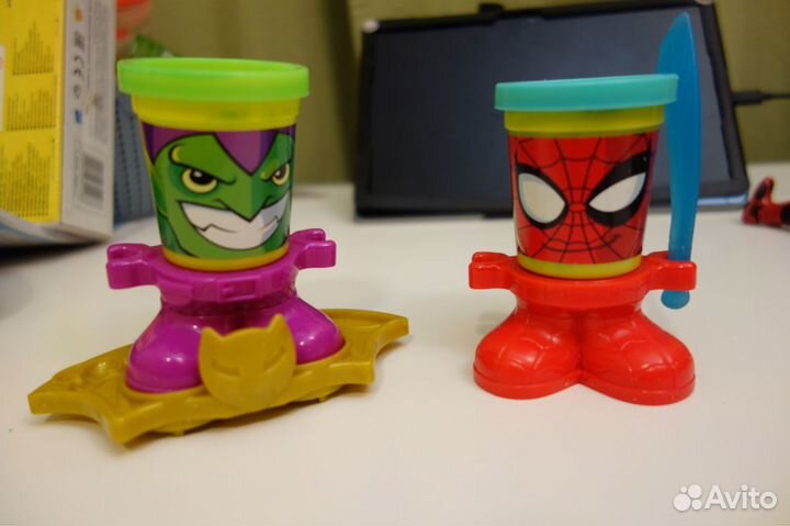 Плей До Человек-Паук и Зеленый Гоблин пластилин