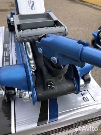 Домкрат низкопрофильный Stels