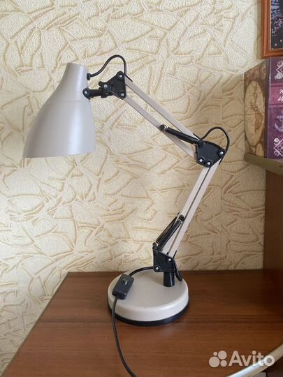 Лампа настольная