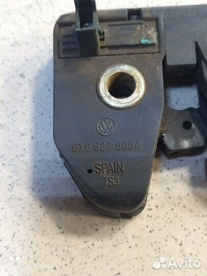 Замок крышки багажника Volkswagen Polo хэтчбек AHW