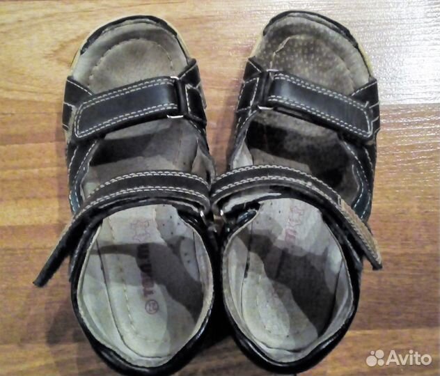 Продам сандалики 27-го размера 18 см по стельке