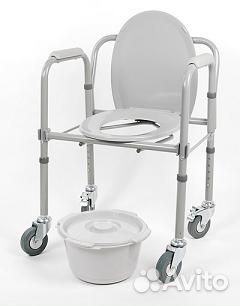 Кресло-туалет на колесах