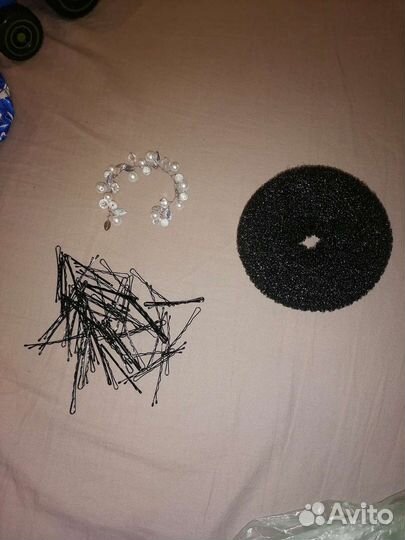 Шпилька и украшение для волос