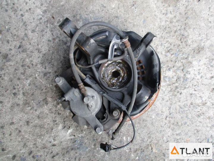 Ступица передняя правая toyota voxy