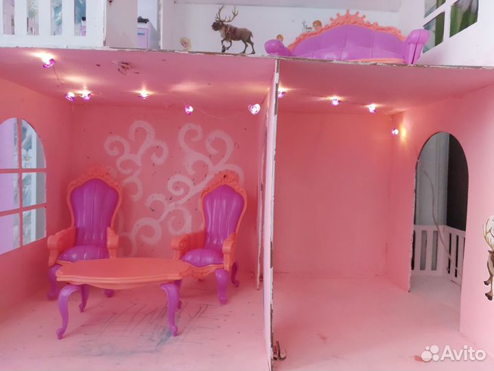 Кукольный домик с мебелью