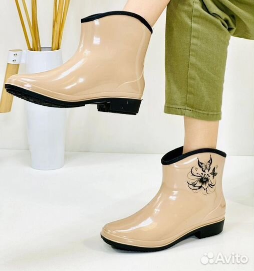 Женские резиновые сапоги