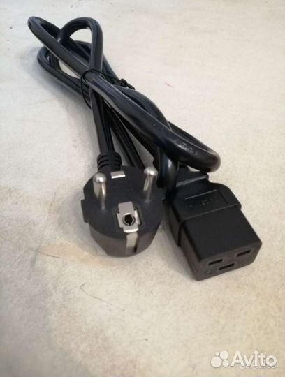 Кабель для компьютера