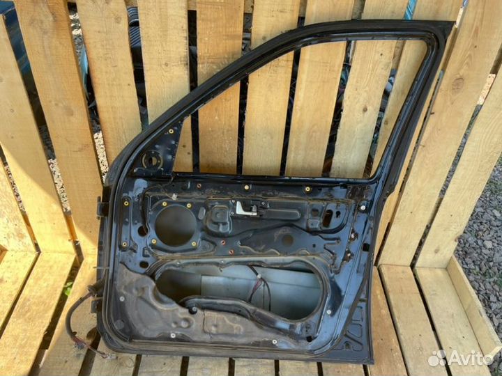 Дверь передняя правая Land Rover Freelander
