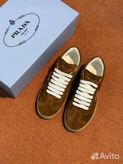 Замшевые кроссовки prada
