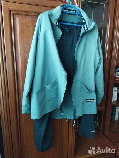 Костюм спортивный