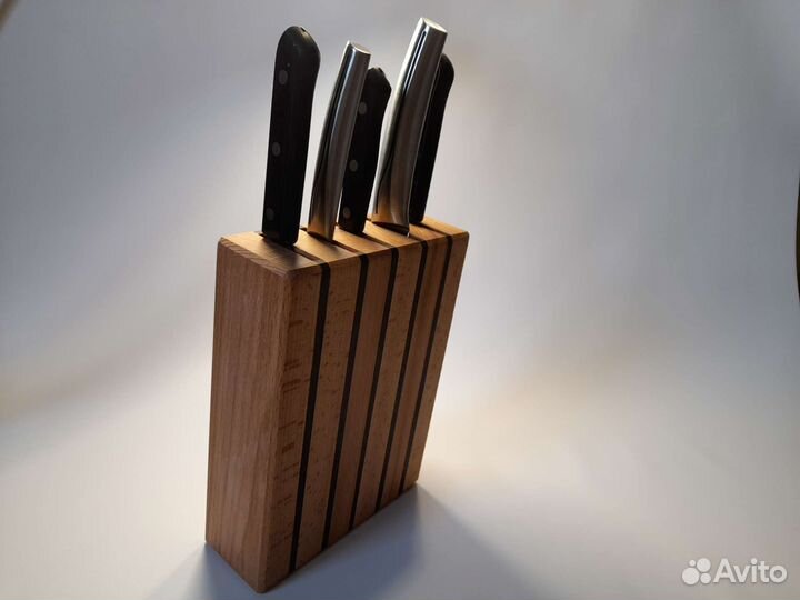 Подставка под ножи из бука и термоясеня