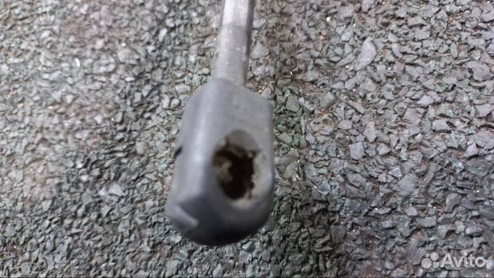 Амортизатор капота Kia Ceed 1 G4FC 6U088410 2007