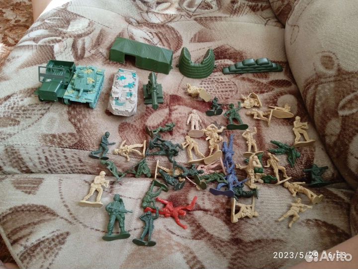 Игрушки СССР солдатики