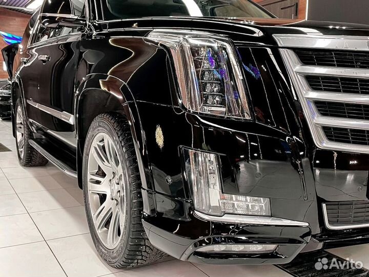 Cadillac Escalade 6.2 AT, 2018, 290 025 км