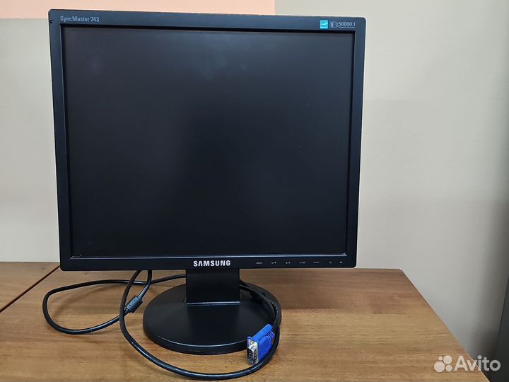 Монитор 17 дюймов