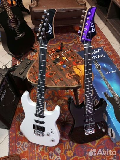 Электрогитара с комбиком, чехлом и аксессуарами