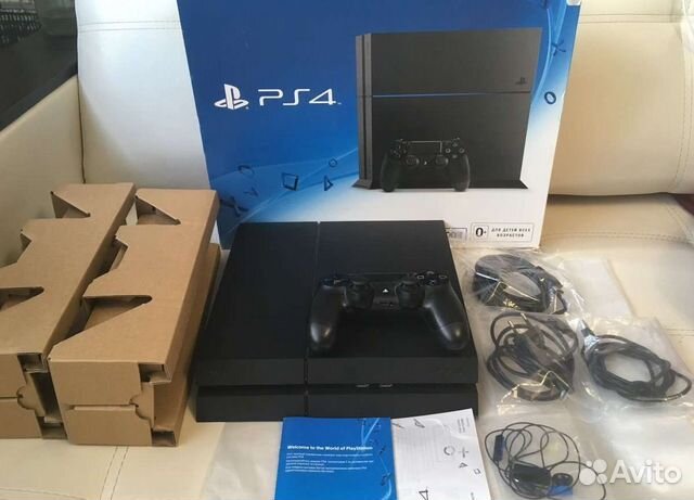 PS4 + 2 геймпада + FIFA 23 + UFS