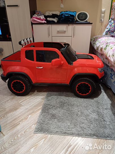 Детский электромобиль двухместный бу